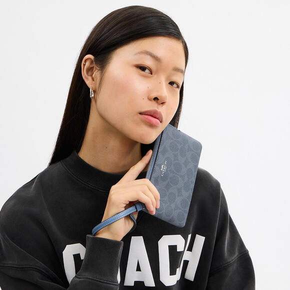 💙Coach NWTChambray Blue Corner Zip Wristlet In Signature Canvas/Silver Hardware - Picture 3 of 8